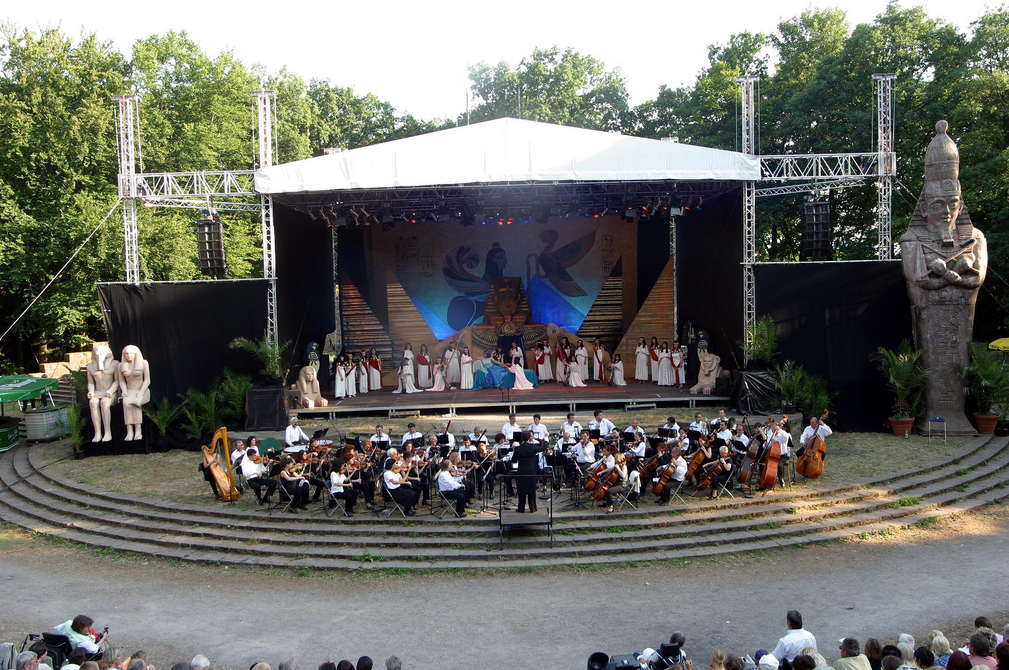 AIDA Buehne Orchester
